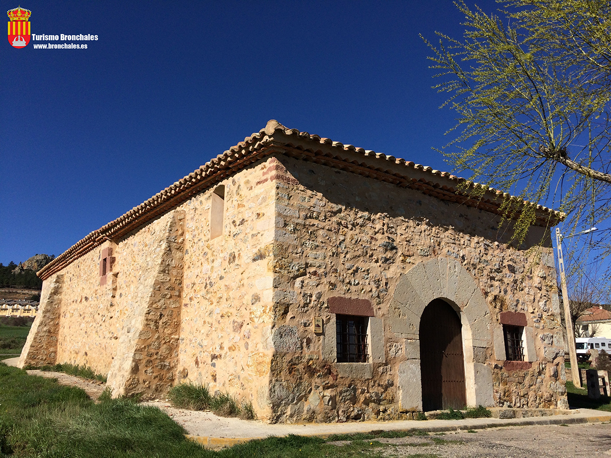 Fotografía de la Ermita de San Roque de Bronchales, en la Sierra de Albarracín
